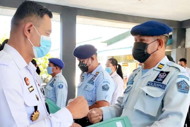 8 Petugas Lapas Kupang Raih Penghargaan Petugas Teladan & Pelayanan Publik Terbaik