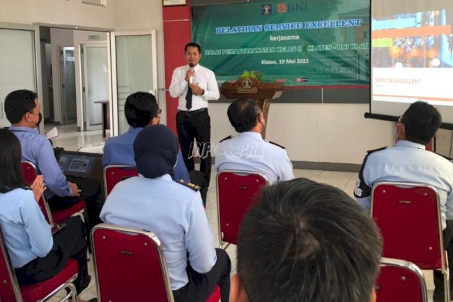 Tingkatkan Pelayanan Publik, Bapas Klaten Adakan Pelatihan Service Exellence