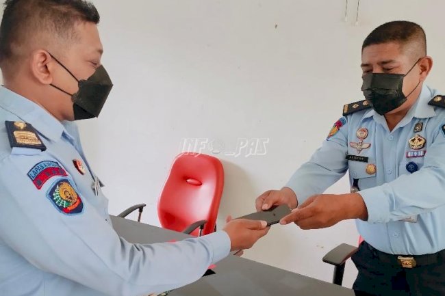 Dengarkan Aspirasi Masyarakat, Lapas Kupang Tambah Tiga Unit Smartphone untuk Kunjungan Online