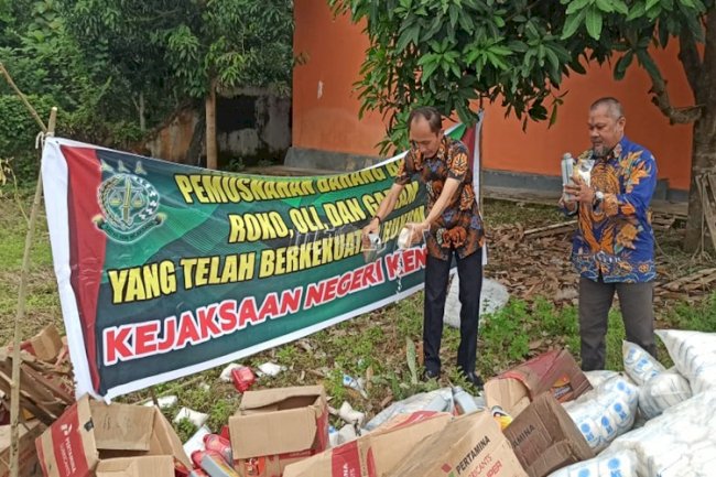 Rupbasan & Kejari Kendari Musnahkan Barang Bukti Inkracht