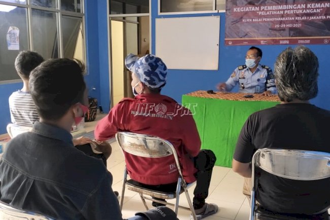 5 Klien Bapas Jakarta Pusat Dibekali Pelatihan Pertukangan