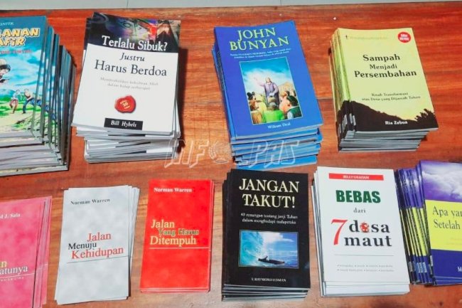 Divpas Maluku Terima 140 Buku Bacaan dari Yayasan Komunikasi Bina Kasih