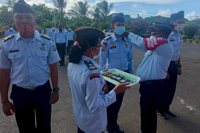 Naik Pangkat, 4 Petugas Lapas Saumlaki Diharapkan Semakin Berintegritas
