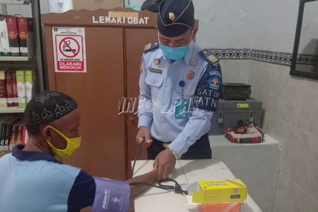 Maksimalkan Pelayanan, Perawat Rutan Bantaeng Prioritaskan WBP Lansia