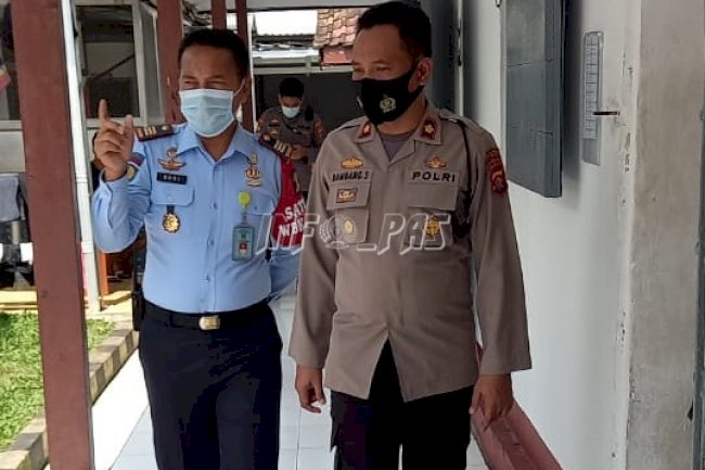 Pastikan Steril Area. Lapas Rangkasbitung Kedatangan Wakapolres Lebak