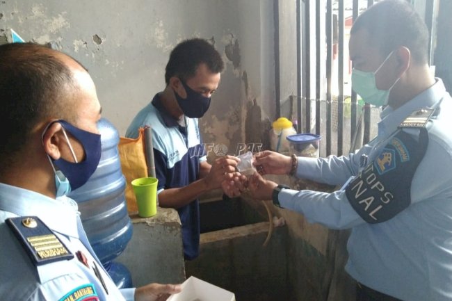 Cegah DBD, Rutan Bantaeng Bagikan Bubuk Abate