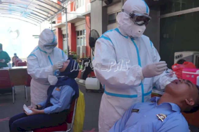 Cegah COVID-19, Lapas Narkotika Jakarta Gelar Tes Swab Antigen 