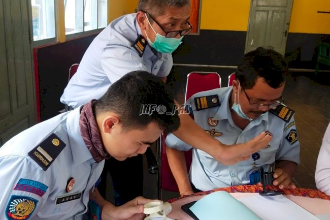 Petugas & CPNS Rutan Banyumas Antusias Pelajari Daktiloskopi