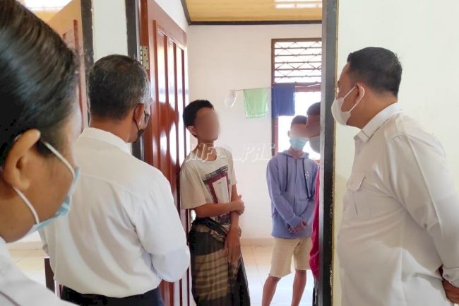 Keliling Pondok Hunian, Kepala LPKA Lombok Tengah Tegur Sapa Anak