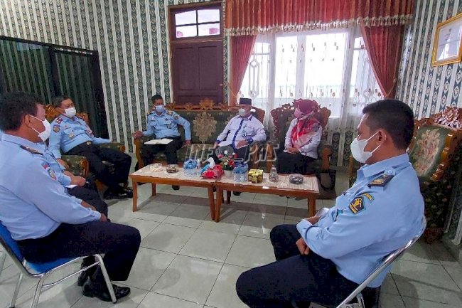 Lapas Palangka Raya Gandeng Kemenag Berikan Pembinaan Seni Kaligrafi bagi WBP