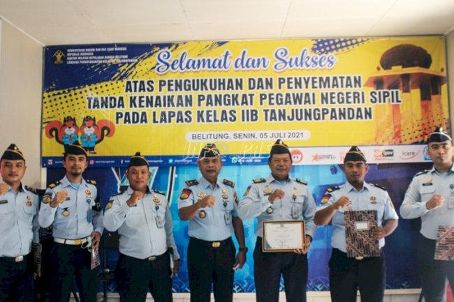 Petugas Lapas Tanjungpandan Diganjar Kenaikan Pengkat & Piagam Penghargaan