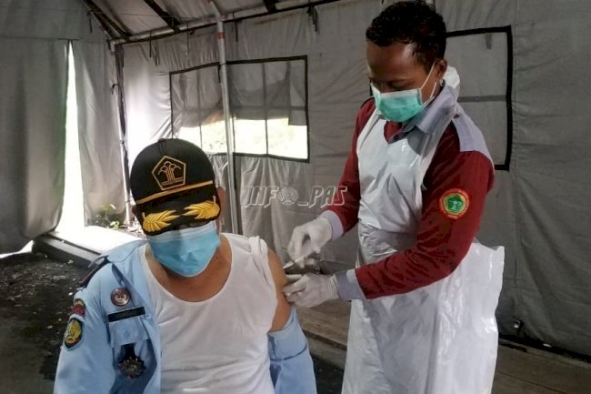 Vaksinasi COVID-19 Sasar Petugas, WBP, dan Mitra Kerja Pemasyarakatan
