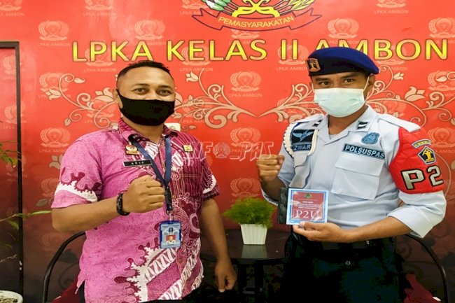 Petugas P2U LPKA Ambon Dibagikan Buku Saku