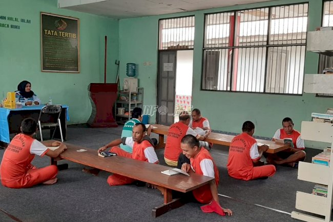 Tingkatkan Minat Baca WBP, Rutan Ambon Tambah Buku di Perpustakaan