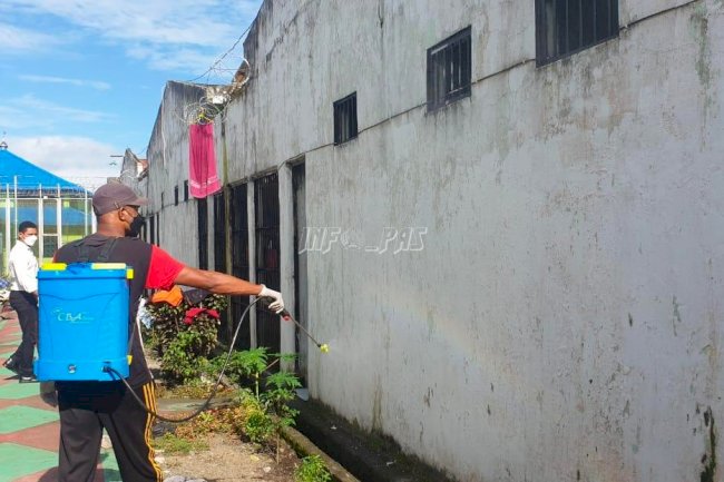 Lapas Piru Lakukan Disinfeksi Minimalisir Penyebaran COVID-19