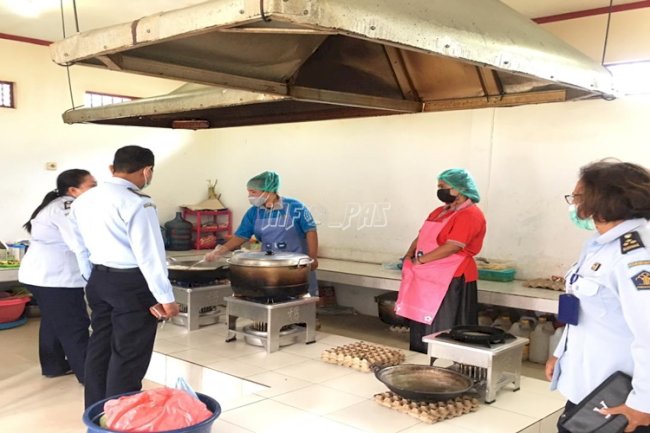  Pastikan Dapur Layak, Divpas Maluku Inspeksi Sejumlah UPT