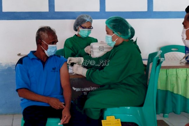 Lawan COVID-19, WBP & Petugas Kembali Divaksin