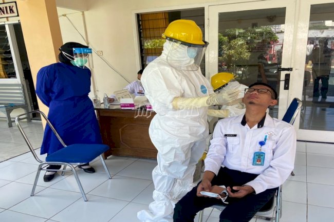 Tracing COVID-19, Petugas & WBP Jalani Tes Antigen