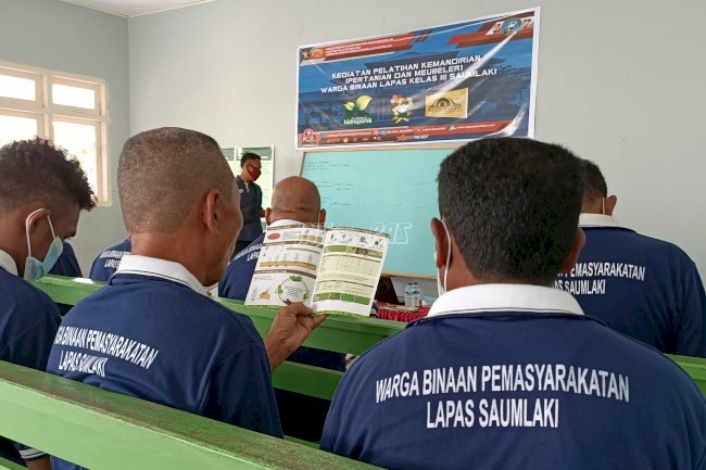 WBP Lapas Saumlaki Pelajari Teknik Pengendalian Hama Penyakit pada Tanaman Hidroponik