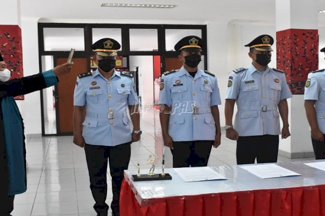 Lantik 4 Pejabat Baru, Ini Pesan Kalapas Narkotika Pamekasan