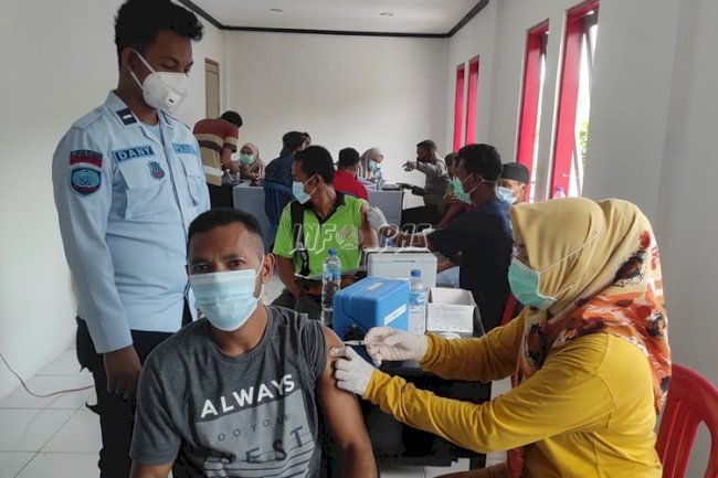 Puluhan WBP Lapas Jalani Vaksinasi COVID-19