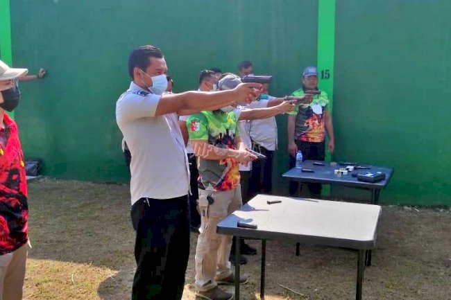 Gandeng Polres Lebak, Petugas Lapas Rangkasbitung Gelar Latihan Menembak