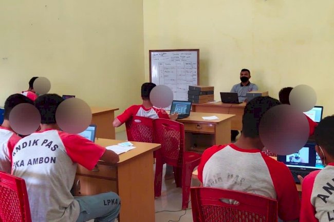 Anak LPKA Ambon Asah Kemampuan Mengoperasikan Microsoft PowerPoint
