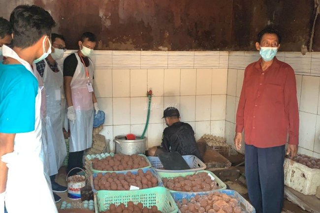 Gandeng UMKM Lokal, Bapas Surabaya Latih Klien Produksi Telur Asin
