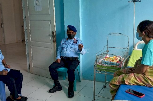 Pasca Bersalin, WBP Lapas Saumlaki Dikunjungi Kalapas