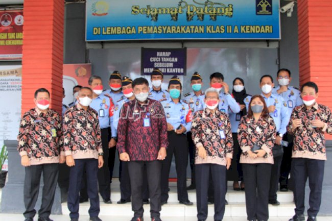 Kunjungi Lapas Kendari, Ini Pesan Stafsus Menkumham