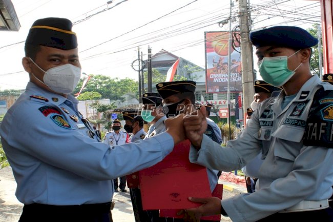 5 Petugas Lapas Jember Raih Penghargaan Petugas Teladan