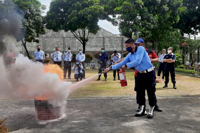 Petugas & WBP Lapas Yogyakarta Ikuti Pelatihan Penanganan Kebakaran
