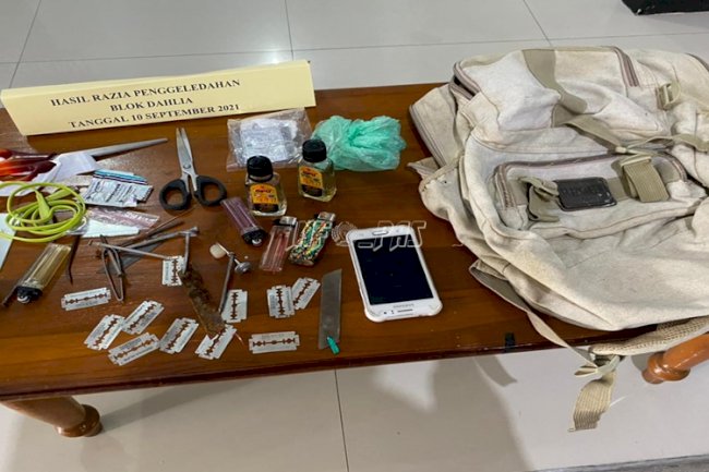 Cegah Gangguan Kamtib, Rutan Ambon Geledah Kamar WBP