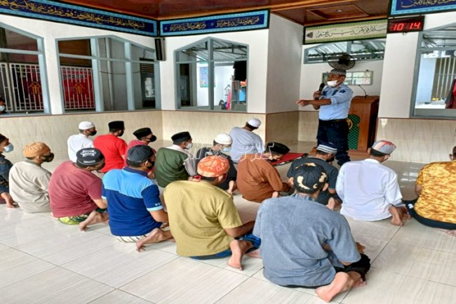Tim Tahfiz Al-Qur’an Rutan Bantaeng Ajari Tahanan Baru Tata Cara Salat  