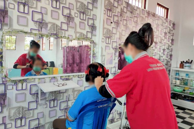 Tingkatkan Skill Kemandirian, LPP Ambon Fasilitasi WBP Salon Kecantikan