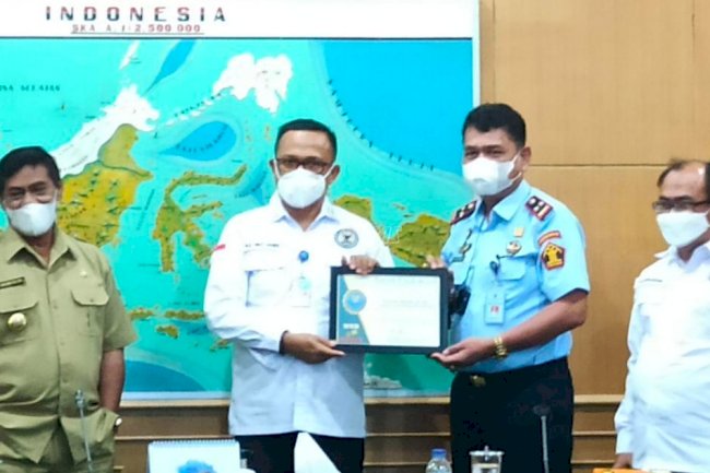 Terima Penghargaan BNNP Babel, Kalapas Tanjungpandan Kuatkan Sinergi dalam Pemberantasan Narkoba