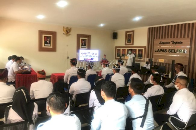 Jelang Penilaian TPN, Tim ZI Lapas Selong Ikuti Simulasi Desk Evaluasi