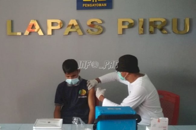 Puluhan WBP Lapas Piru Kembali Jalani Vaksinasi COVID-19