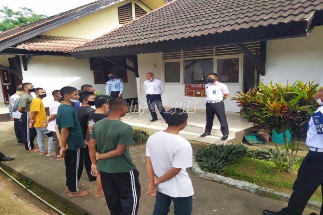 Antisipasi Barang Terlarang, Petugas LPKA Loteng Geledah Hunian Anak