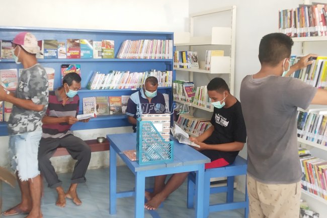 Tambah Wawasan & Pengetahuan, WBP Lapas Namlea Isi Waktu Luang dengan Membaca 