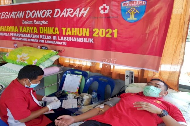 Jajaran Kemenkumham Donorkan Darah & Berbagi Paket Sembako