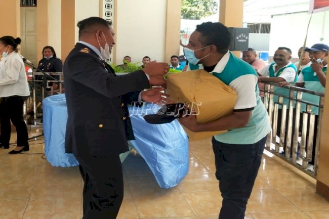 Momen Perayaan HDKD, Rutan Ambon Bagikan Hadiah Pemenang Lomba
