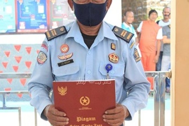 Petugas Pemasyarakatan Terima Satyalancana Karya Satya 