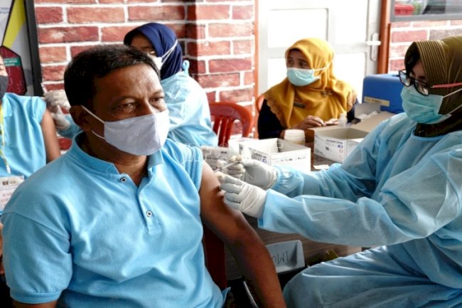 Ratusan WBP LPN Karang Intan Terima Vaksin Dosis II