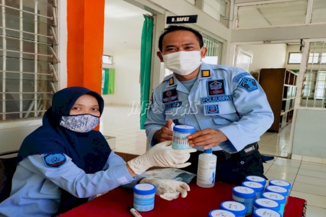 Serius Berantas Narkoba, Seluruh Petugas Lapas Kupang Dites Urine
