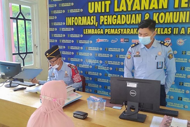 Jadi Role Model, Kalapas Palangka Raya Berikan Pelayanan Langsung kepada Masyarakat