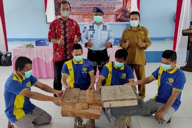 WBP Rutan Sambas Dibekali Skill Budidaya Madu Kelulut