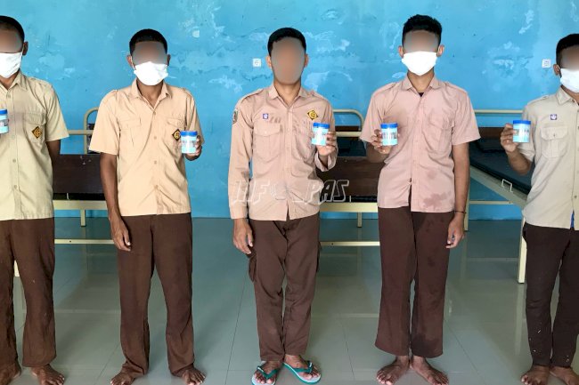 Deteksi Penyalahgunaan Narkoba, Petugas & Anak LPKA Ambon Dites Urine