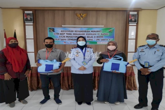 Bapas Kediri Bekali WBP Asimilasi di Rumah dengan Keterampilan Menjahit
