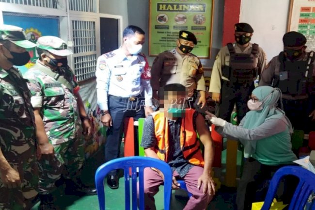 Ratusan WBP Lapas Sampit Jalani Vaksinasi COVID-19